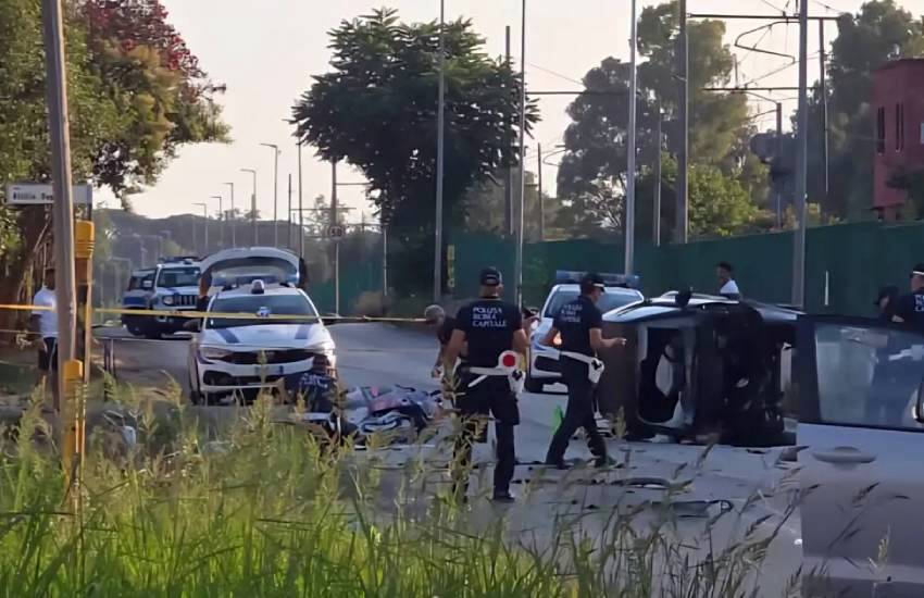 Tragico scontro tra una moto e due automobili: muore il 39enne motociclista Roman. Fatale l’impatto con una delle vetture. Lo scontro lungo via Chigi ad Ostia