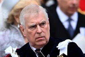 Arrestato l’ex principe Andrea: accuse di abuso d’ufficio legate al caso Epstein