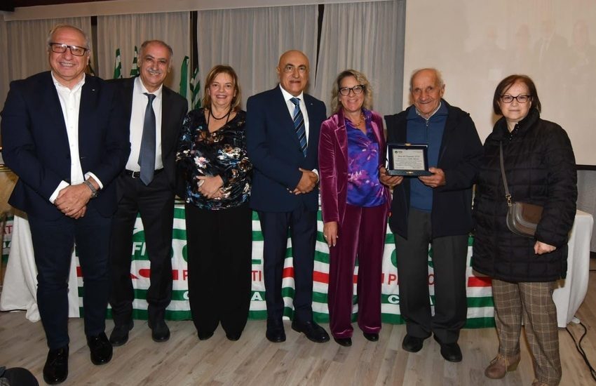 Festa del Pensionato 2025: la FNP CISL Catania premia 25 anni di fedeltà – FOTO Festa del Pensionato 2025: la FNP CISL Catania premia 25 anni di fedeltà – FOTO