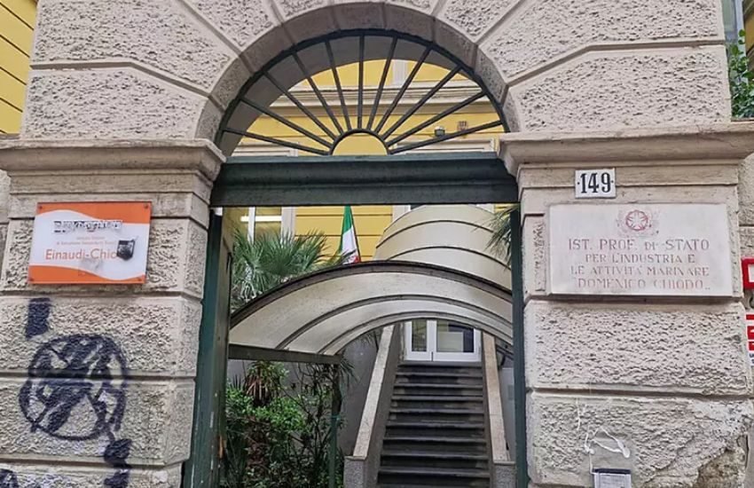 Studente accoltellato a La Spezia, intervento riuscito ma condizioni ancora critiche