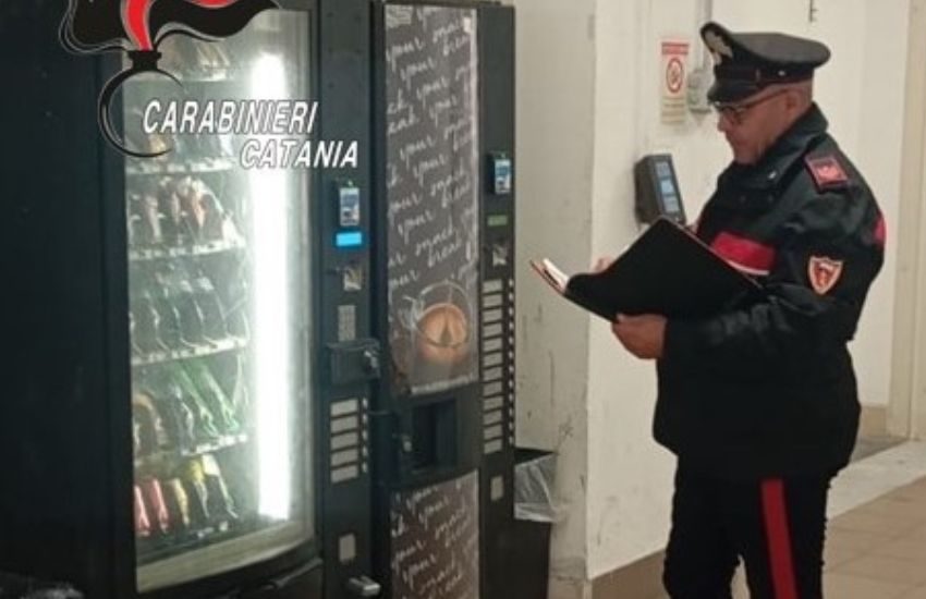 Tenta il furto a un distributore in ospedale: denunciato un 38enne a Paternò