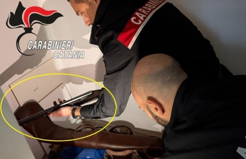 Acireale, spara alla cassa di un’attività commerciale per il troppe rumore: arrestato 59enne