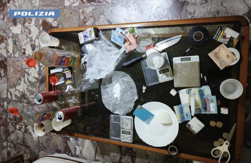 Aprilia, arrestato un cittadino albanese: cocaina, hashish e un ordigno artigianale in casa