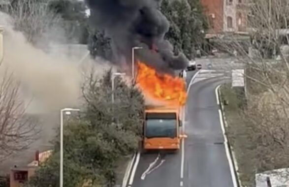 Scuolabus in fiamme ad Ariccia: studenti evacuati, strada chiusa e soccorritori sul posto