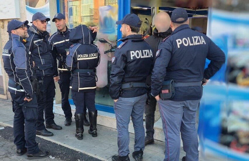 Controlli serrati in Corso Indipendenza: nel mirino una rivendita di minimoto e scooter