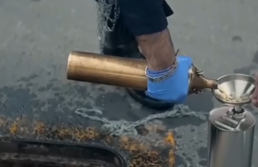 Gasolio mischiato con acqua, sequestrati 8.000 litri in un distributore di Paternò Gasolio mischiato con acqua, sequestrati 8.000 litri in un distributore di Paternò