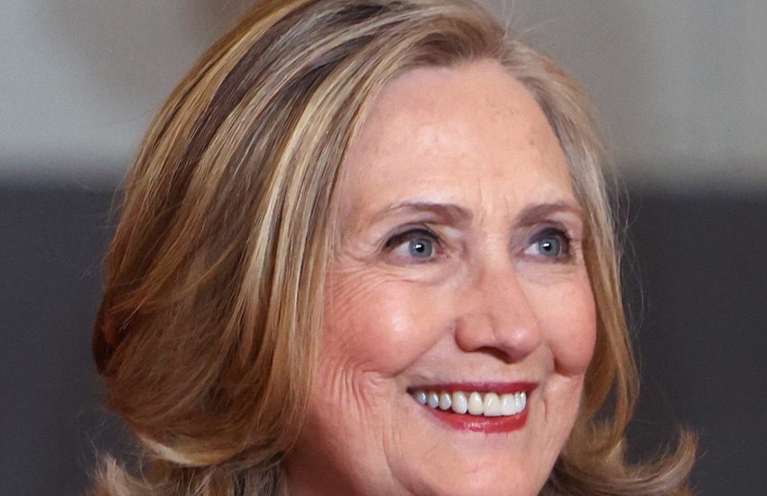 Hillary Clinton attacca Trump sugli Epstein Files: “Basta ritardi, pubblicate tutto”