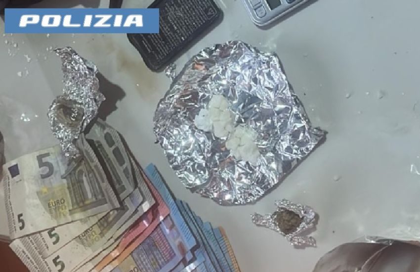 San Cristoforo, blitz antidroga: smantellata una piazza di spaccio e arrestati due giovani