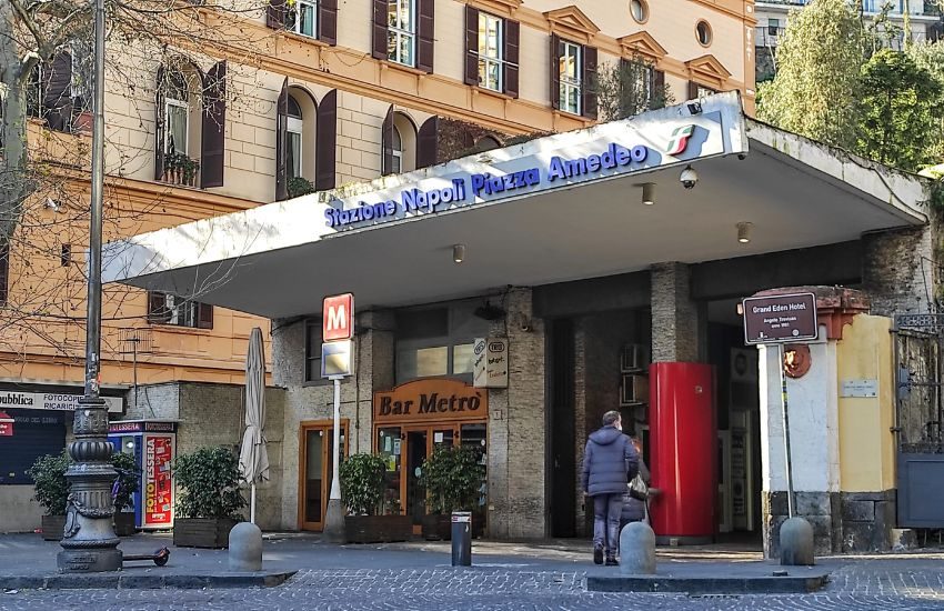 Napoli, metro Linea 2, stazione di piazza Amedeo chiusa per lavori Pnrr: riapertura prevista a marzo