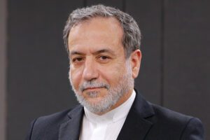 Araghchi in missione a Pechino: focus su relazioni e scenari globali