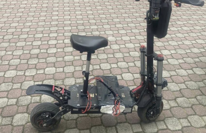 Monopattino modificato da record: superava i 100 km/h, scatta il sequestro