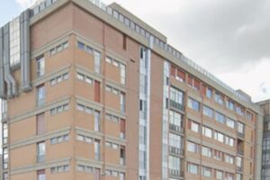 Muore a 43 anni incinta di due gemelli: tragedia all’ospedale Di Venere