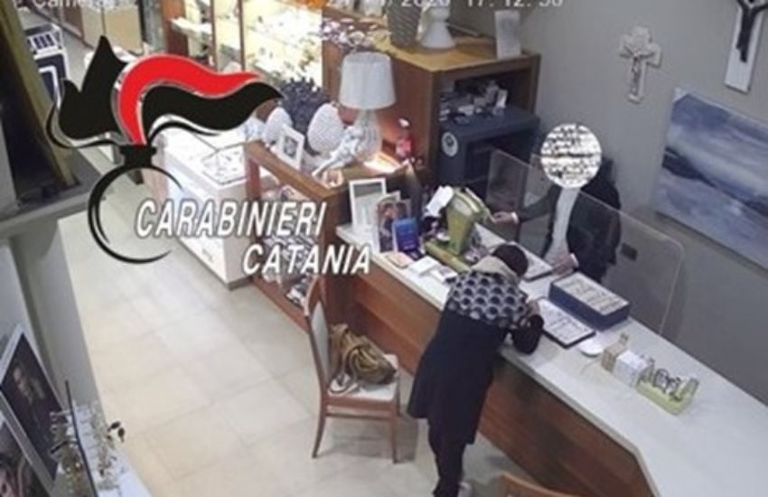 Mascalucia (CT), furti in gioielleria: denunciata una presunta ladra seriale