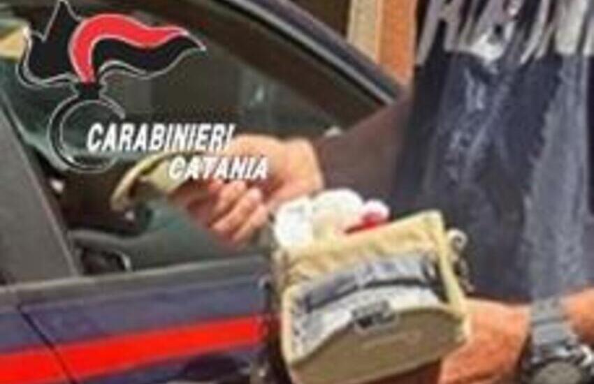 Catania, blitz antidroga a San Cristoforo: i carabinieri arrestano 21enne