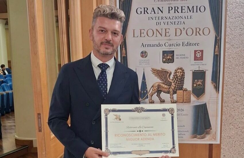 a emanuele panici il premio leone d8217oro riconoscimento alla storia de la capannina di terracina da Dayitalianews.com a emanuele panici il premio leone d8217oro riconoscimento alla storia de la capannina di terracina