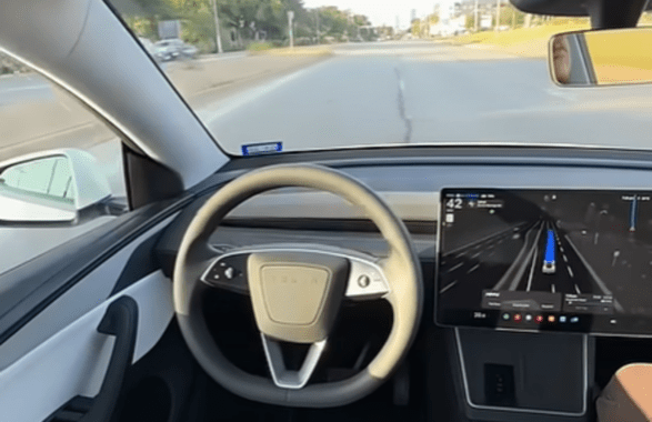 Inghilterra, via libera ai taxi a guida autonoma: Uber, Waymo e Wayve pronte al debutto entro il 2026
