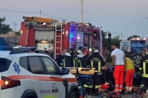 Tragico incidente nel Foggiano: tre giovani morti dopo il ribaltamento dell’auto