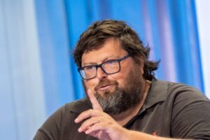 Mario Adinolfi arrestato: inchiesta su presunta truffa ed evasione fiscale