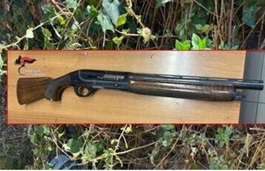 catania san giovanni la punta fucile a canne mozze e munizioni nascosti in un terreno scatta il sequestro dei carabinieri da Dayitalianews.com catania san giovanni la punta fucile a canne mozze e munizioni nascosti in un terreno scatta il sequestro dei carabinieri