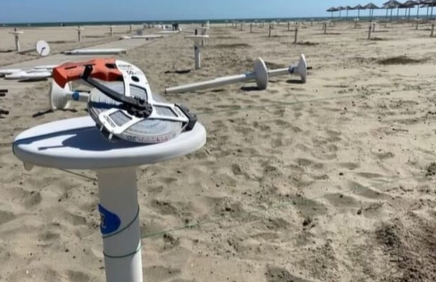 lido spina doppio raid vandalico in uno stabilimento balneare ombrelloni distrutti e lettini danneggiati da Dayitalianews.com lido spina doppio raid vandalico in uno stabilimento balneare ombrelloni distrutti e lettini danneggiati