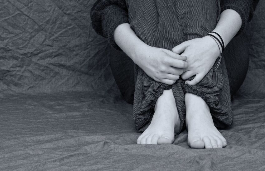 minacce pressioni e violenza psicologica tre studentesse pontine accusate di bullismo verso una compagna da Dayitalianews.com minacce pressioni e violenza psicologica tre studentesse pontine accusate di bullismo verso una compagna