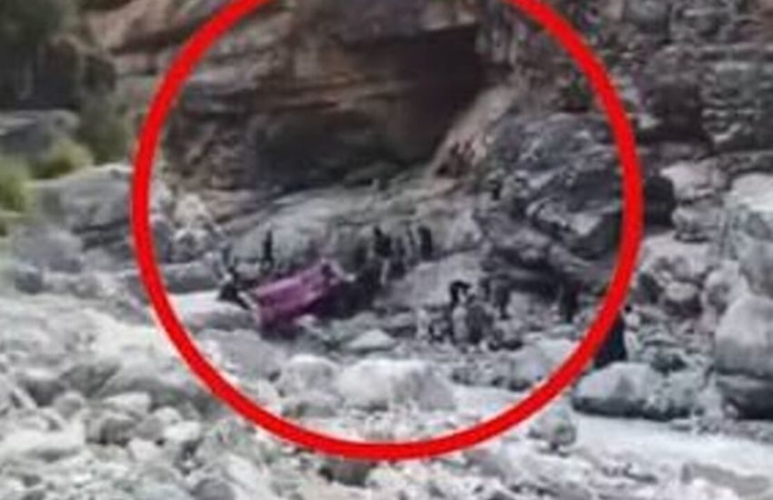 pakistan autobus precipita in un burrone almeno 40 vittime e diversi feriti da Dayitalianews.com pakistan autobus precipita in un burrone almeno 40 vittime e diversi feriti