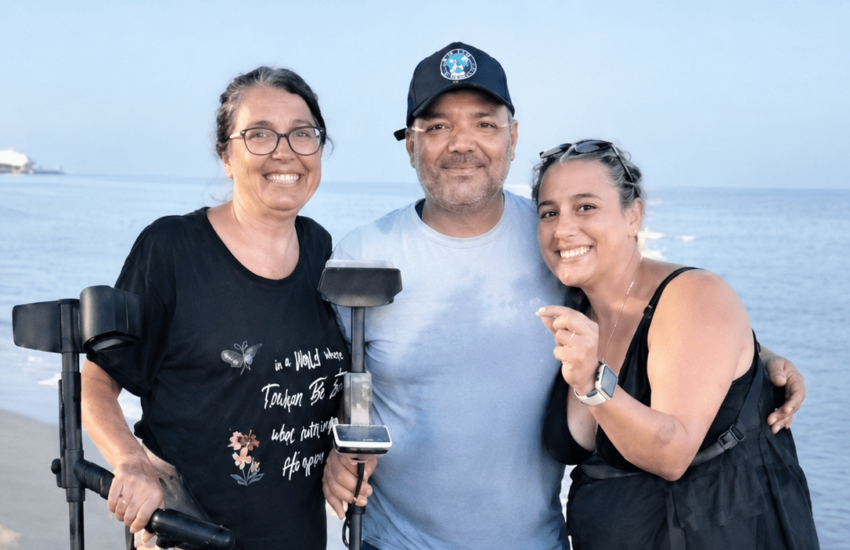 sperlonga perde in mare la fede della madre ritrovata dai volontari con il metal detector da Dayitalianews.com sperlonga perde in mare la fede della madre ritrovata dai volontari con il metal detector