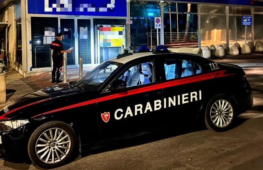 pedara tentano di assaltare un supermercato nella notte decisivo l8217intervento dei carabinieri da Dayitalianews.com pedara tentano di assaltare un supermercato nella notte decisivo l8217intervento dei carabinieri