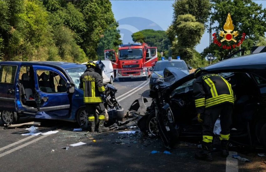 drammatico scontro frontale lungo l8217appia una vittima e due feriti gravi da Dayitalianews.com drammatico scontro frontale lungo l8217appia una vittima e due feriti gravi