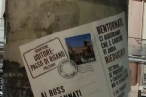 Palermo, adesivi contro il racket nel quartiere Uditore: “Se chiederete il pizzo vi denunceremo”