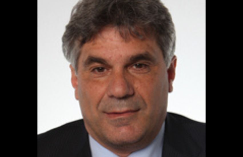 inchiesta corte dei miracoli domiciliari per il deputato regionale riccardo gallo afflitto da Dayitalianews.com inchiesta corte dei miracoli domiciliari per il deputato regionale riccardo gallo afflitto