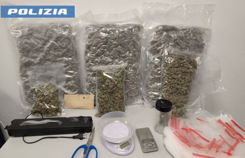 catania nascondeva quasi 4 chili di marijuana dentro due vecchie lavatrici arrestato un 34enne da Dayitalianews.com catania nascondeva quasi 4 chili di marijuana dentro due vecchie lavatrici arrestato un 34enne