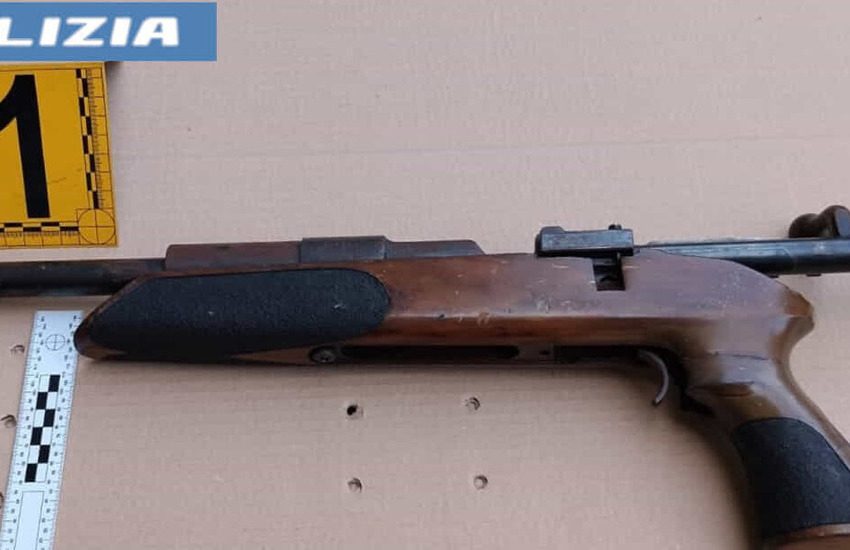 blitz a librino sequestrati una carabina e oltre 600 grammi di marijuana da Dayitalianews.com blitz a librino sequestrati una carabina e oltre 600 grammi di marijuana