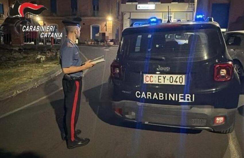 Bronte, violenta rissa in centro: intervento dei Carabinieri, quattro denunciati e sequestrata un’arma