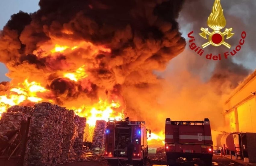 incendi in sicilia l8217anci chiede interventi urgenti e lo stato di emergenza da Dayitalianews.com incendi in sicilia l8217anci chiede interventi urgenti e lo stato di emergenza