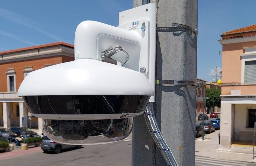 Latina, attive 14 nuove telecamere: completato il progetto “Sicurezza in Comune”