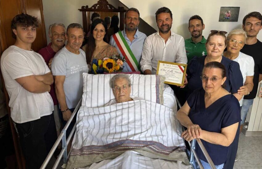 Sermoneta festeggia i 100 anni di “Zia Lella”, storica cuoca della scuola dell’infanzia