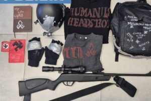 Catania, 14enne denunciato per contenuti online che inneggiano alla violenza: sequestrati dispositivi e materiali