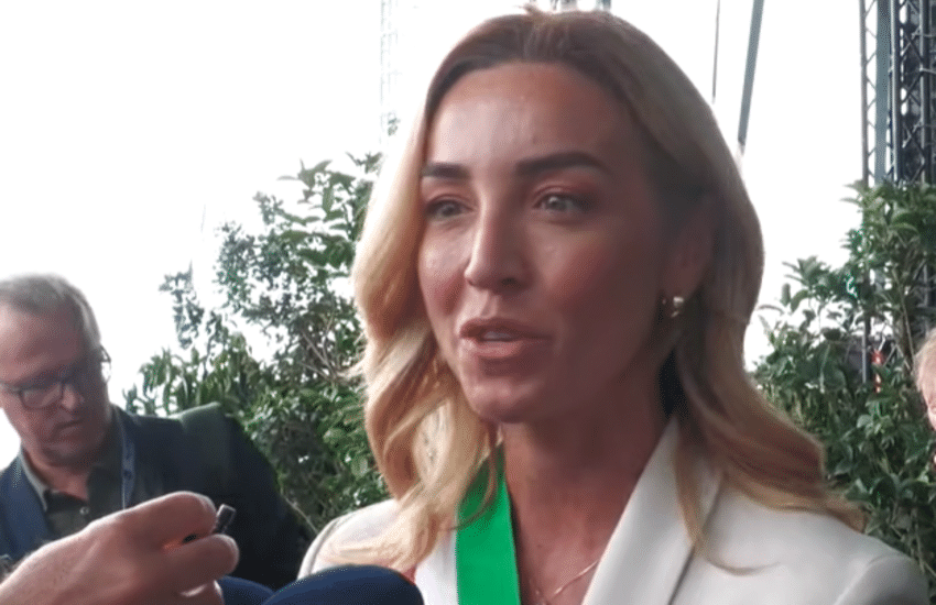 meloni inaugura il salone nautico di genova salis fuori dal palco scoppia la polemica da Dayitalianews.com meloni inaugura il salone nautico di genova salis fuori dal palco scoppia la polemica