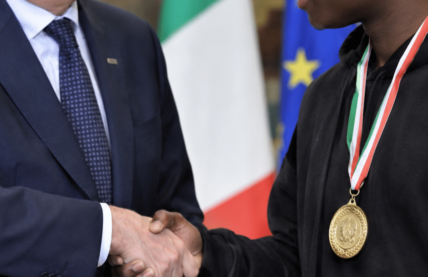 prof accoltellata a roma premiato da valditara lo studente congolese che ha fermato l8217aggressore da Dayitalianews.com prof accoltellata a roma premiato da valditara lo studente congolese che ha fermato l8217aggressore